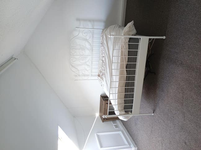 Attic room for rent Main Photo