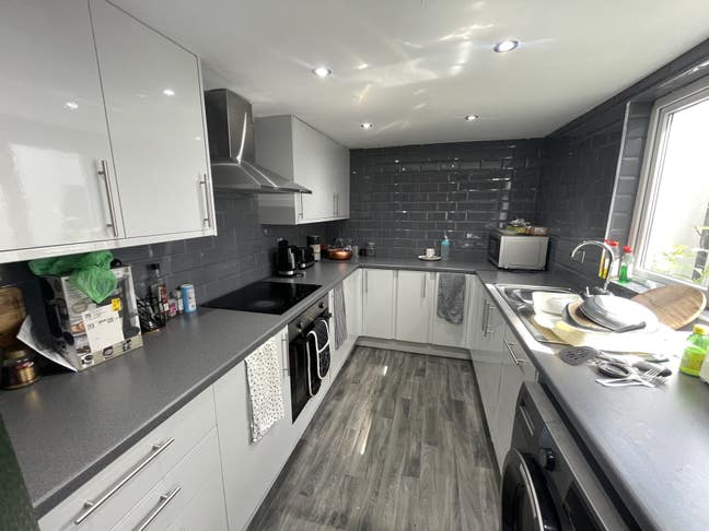 1 Room Available - Nelson Street - 4 Bed House Main Photo