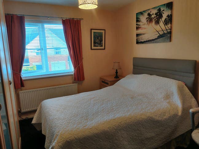 Spare Room to share  Main Photo