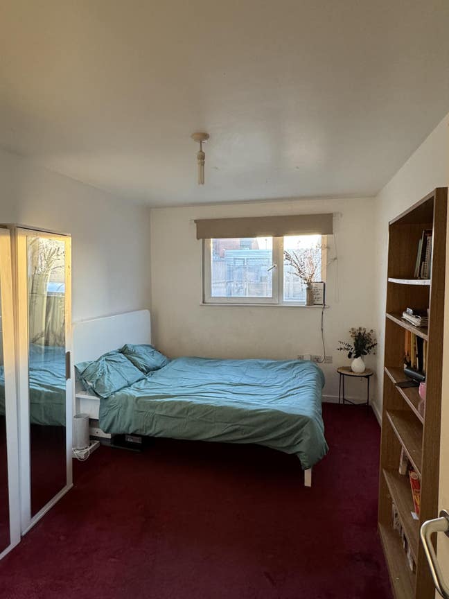 Cosy flat next to the station (1 min walk) Main Photo