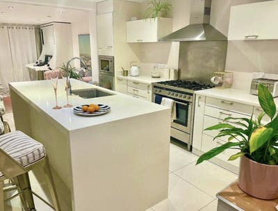 Double in large house in Oval (bills inc) Main Photo