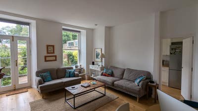 Dbl bedroom in spacious two bed apartment  Main Photo