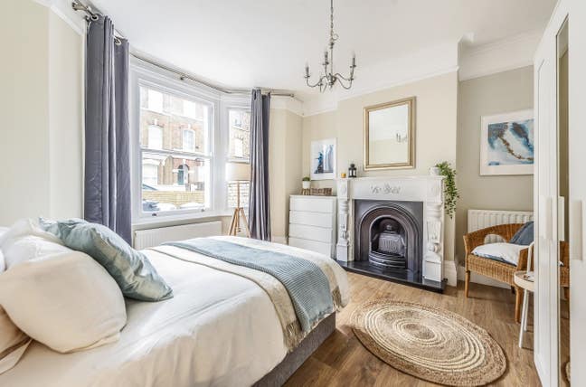 Large Room Available in House off Northcote Road Main Photo