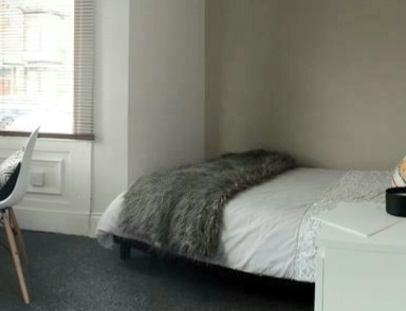 ***3-Bed Student House – Central*** Main Photo