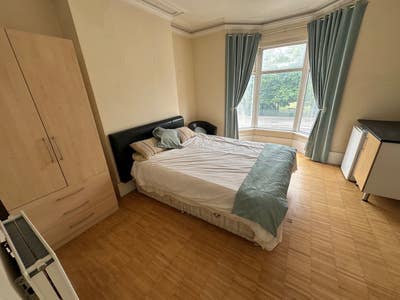 En Suite Rooms Fully Furnished  Main Photo