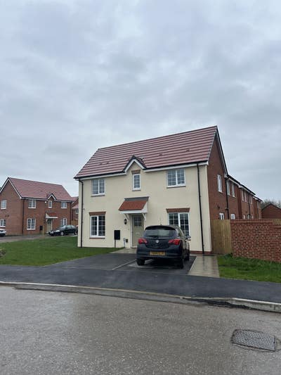 Room available Main Photo