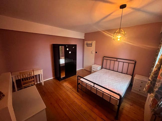 Double room to rent  Main Photo