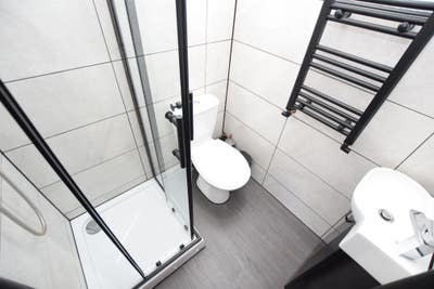 🏥 Walk to Medway Hosp | All Bills | En-Suite 🚿 Main Photo