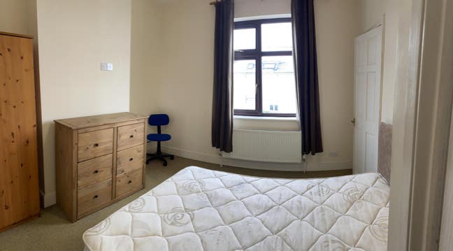 1 Double room available now Main Photo