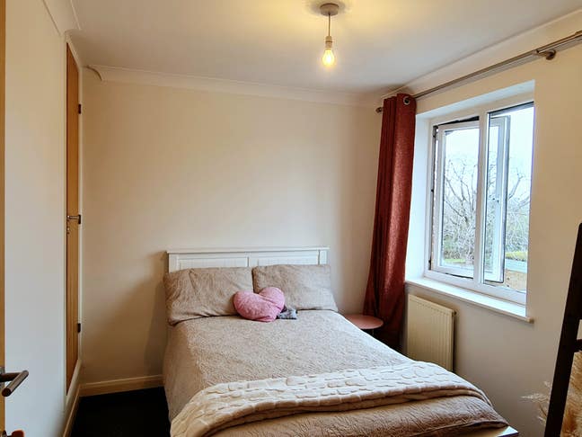 1 Double bedroom to rent Main Photo