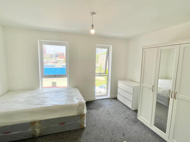 ✨ Bright & Spacious Double Room in a Stylish 4-Bed Main Photo