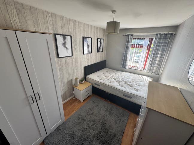 Furnished Double Room Available Main Photo