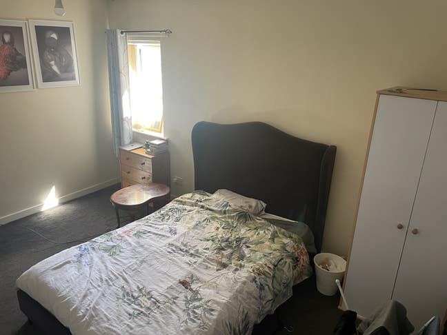 Master Bedroom for rent Main Photo