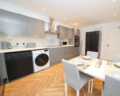 🏡 Double Room available | Walk to Archway Main Photo