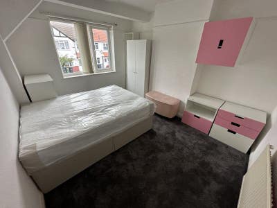 CR0|DBL Rooms Available in Lovely House|Garden Main Photo