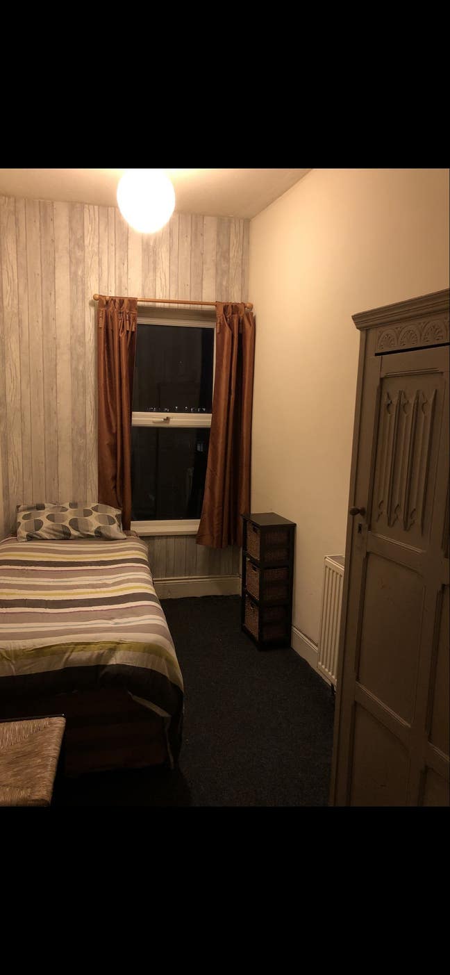 £299 Pcm. in Town Centre. All Bills Included Main Photo