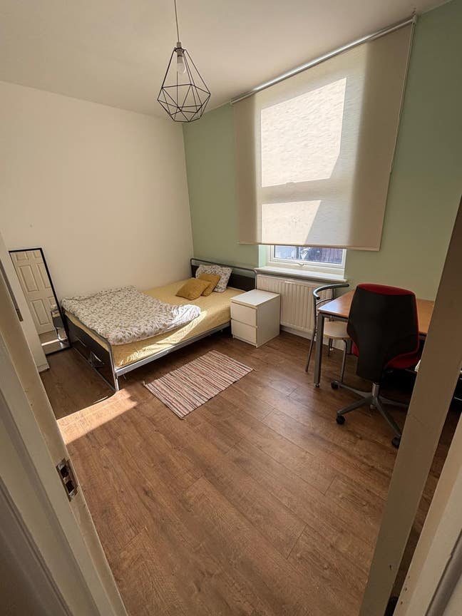 Double Room to let Near Stratford Station zone 2 Main Photo