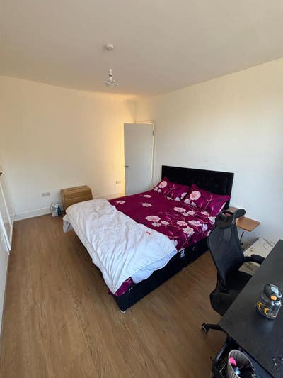 Beautiful & Spacious Double Room in Friendly House Main Photo