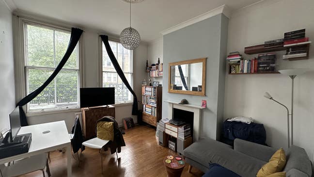 Bright Room in Putney - Available from June Main Photo