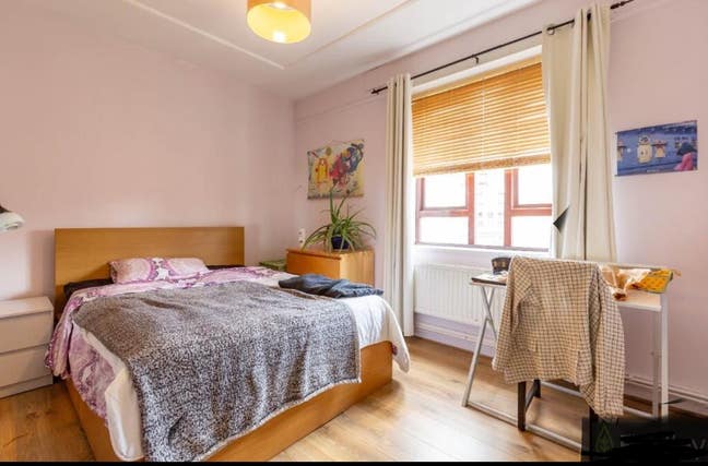 Double bedroom great location all bills included Main Photo