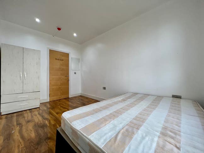 Double Bermondsey Elephant & Castle Main Photo
