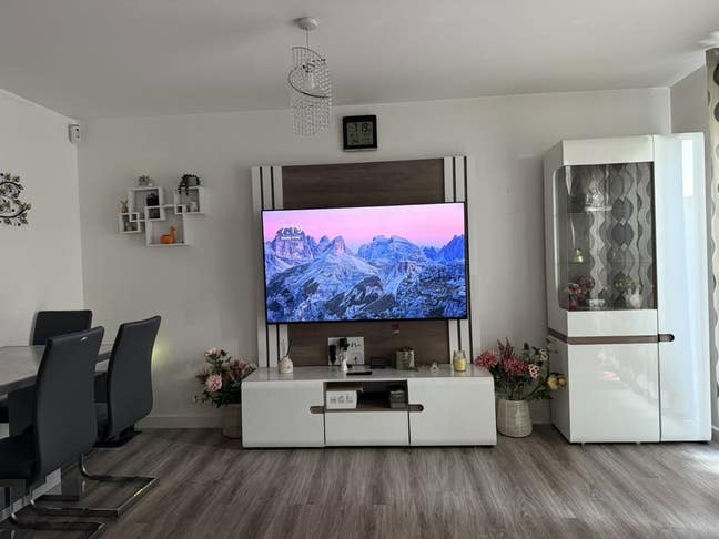 Modern Double Rooms Close to Train Station Main Photo