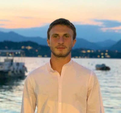 I am a male, Italian, professional, 27 years ... Main Photo