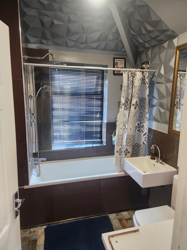 Must be viewed! actual pictures of house Main Photo