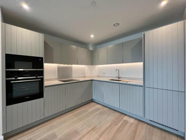 Luxury Ensuite Room London Custom House Main Photo