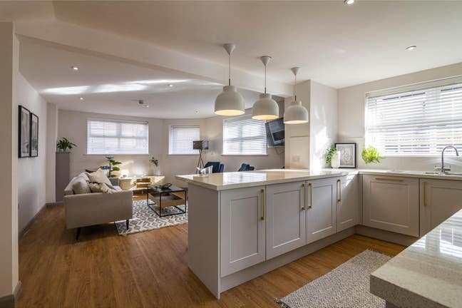Tenancy Takeover 25/26  - Student Only Ensuite Main Photo