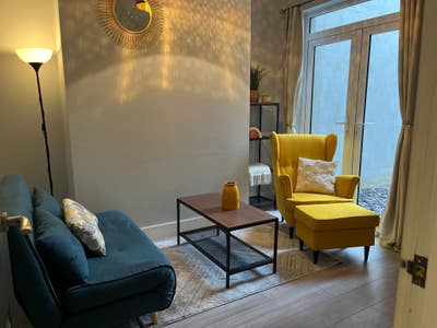 Fully refurbished house for young professionals  Main Photo