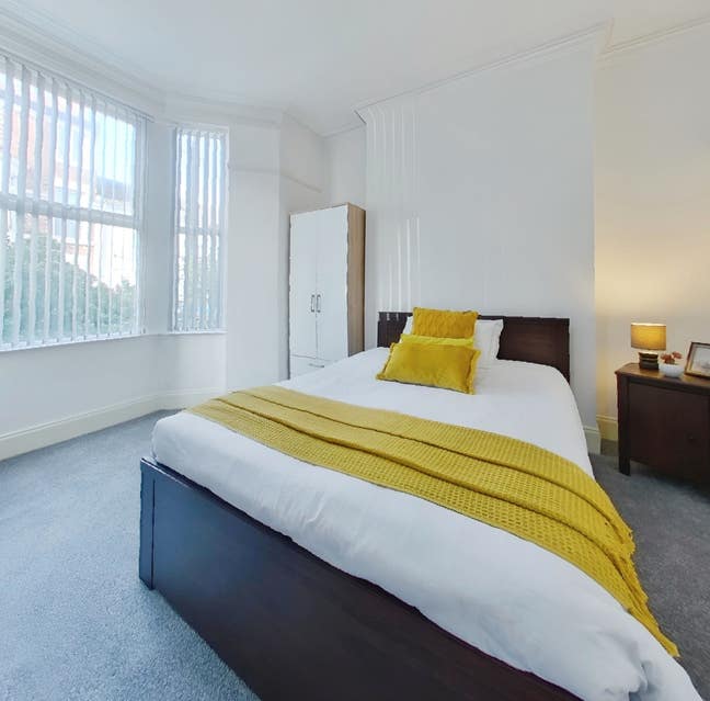 Furnished rooms close to sea front - New Brighton Main Photo