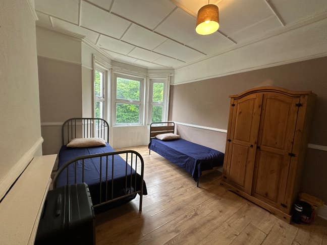 Bright and spacious double  bedroom for rent  Main Photo