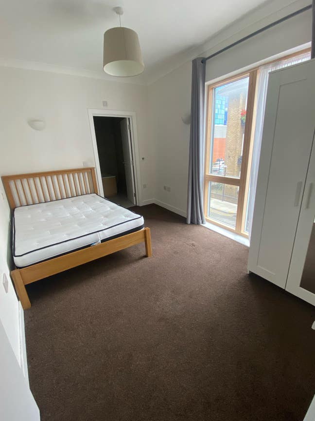 Ensuite Bright Double Room in Central London Main Photo
