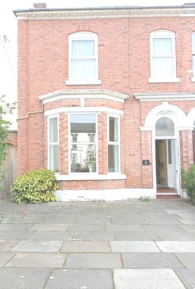 Furnished double rooms &pound;500/&pound;450 bills included Main Photo