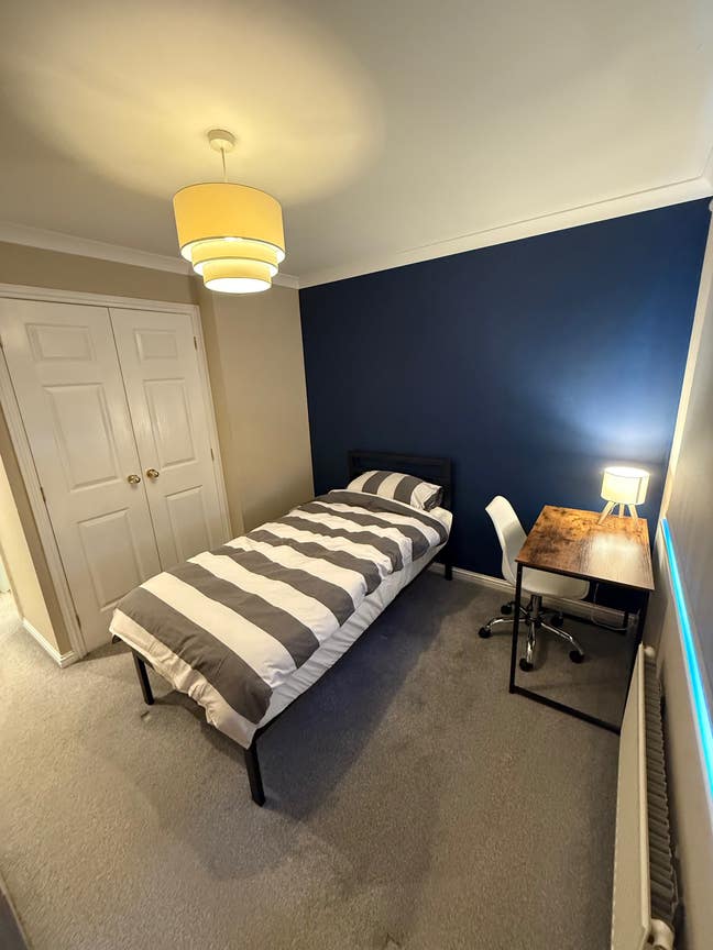 Spacious Double room available in EH15 Main Photo