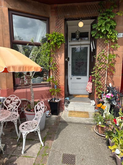 Double room I. Beautiful west end town house Main Photo