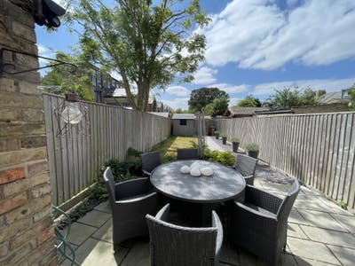 Double in friendly house  Main Photo