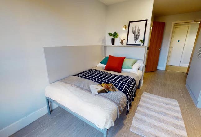 Student Accom with Iq Official Tenancy  Main Photo