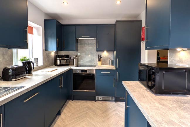 🏡 Calow's Best Ensuite? Minutes walk to Hospital Main Photo