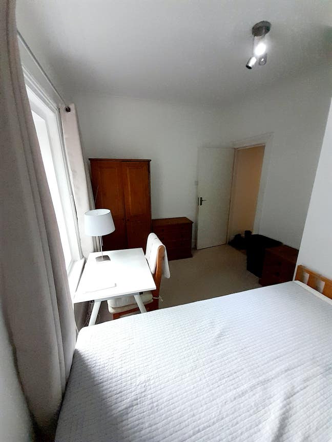 Cozy room in quiet comfortable flat Main Photo