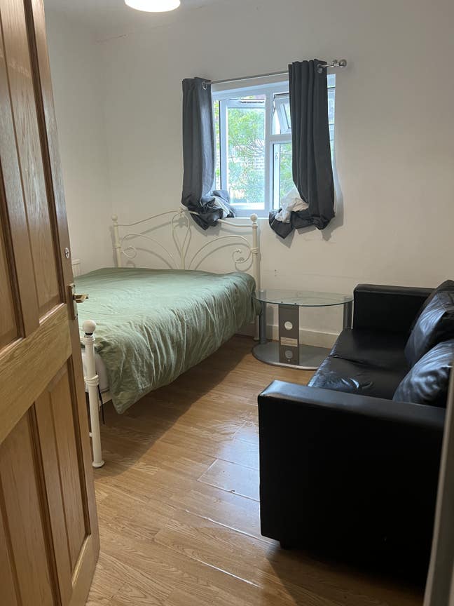 Double Bedroom for rent Main Photo