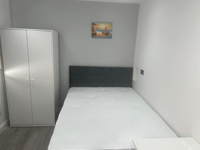 Brooklands-  1 Double BR Studio Room  Main Photo