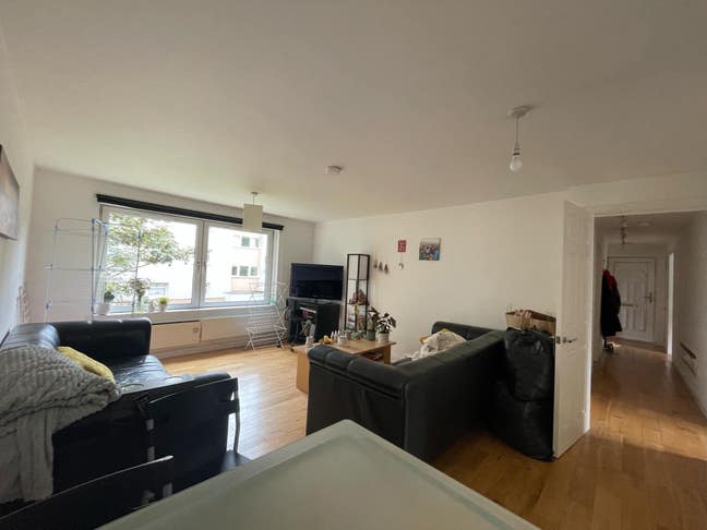 1 double bedroom in City Centre (Female) Main Photo