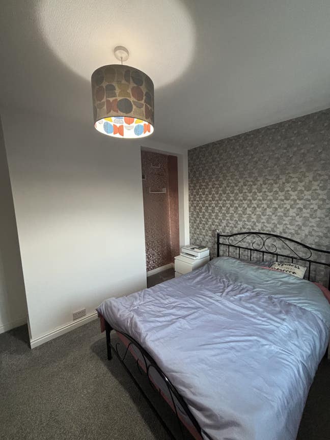 Double bedroom to rent in centre of Timperley . Main Photo