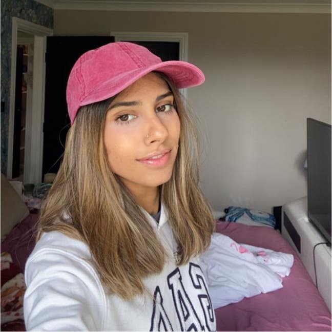 Professional Female seeks a single or double room Main Photo