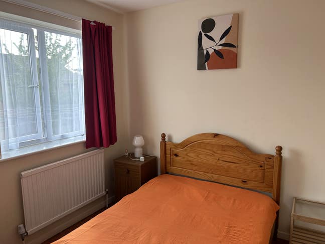 MK8-room to rent-utility bills included! Main Photo