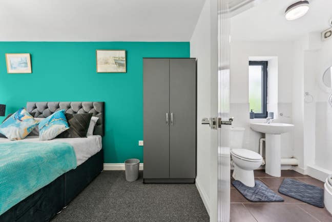 Double en -suite rooms All bills Inc NO DEPOSIT Main Photo
