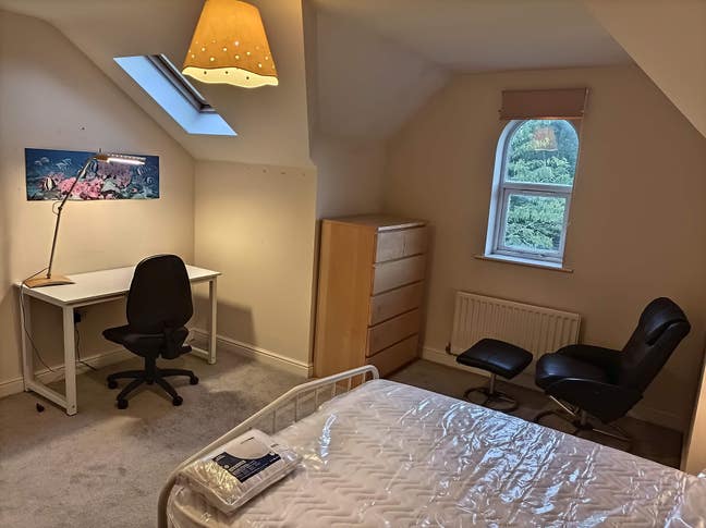 En-suite/Double room - Student Town House Ardwick Main Photo