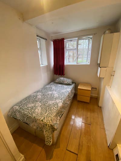 Lovely double room for single occupancy  Main Photo
